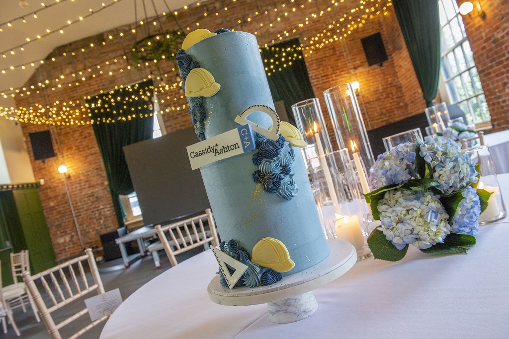 +A 60+2 Anniversary Cake 2