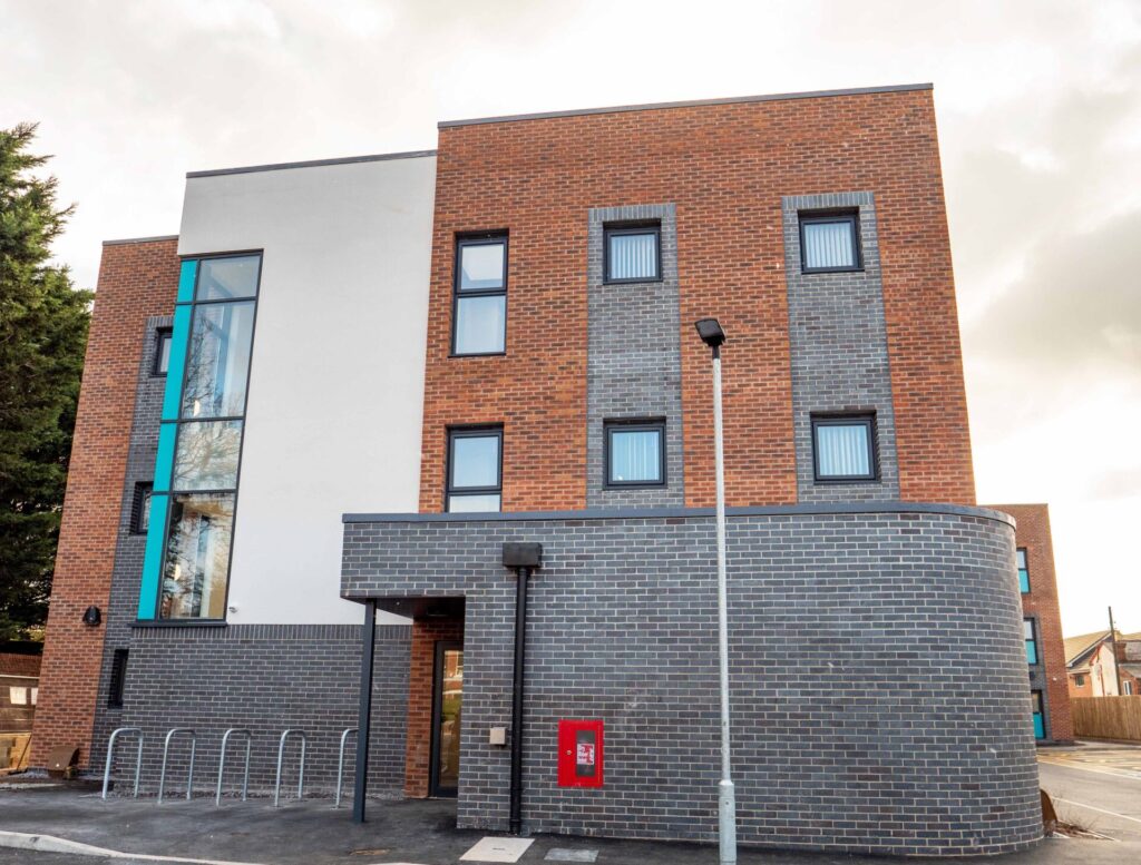 Thirty modern apartments have been constructed as part of the regeneration of the derelict Albion Hotel, a brownfield site at Connah’s Quay, to meet identified needs for over 55s in the region.
